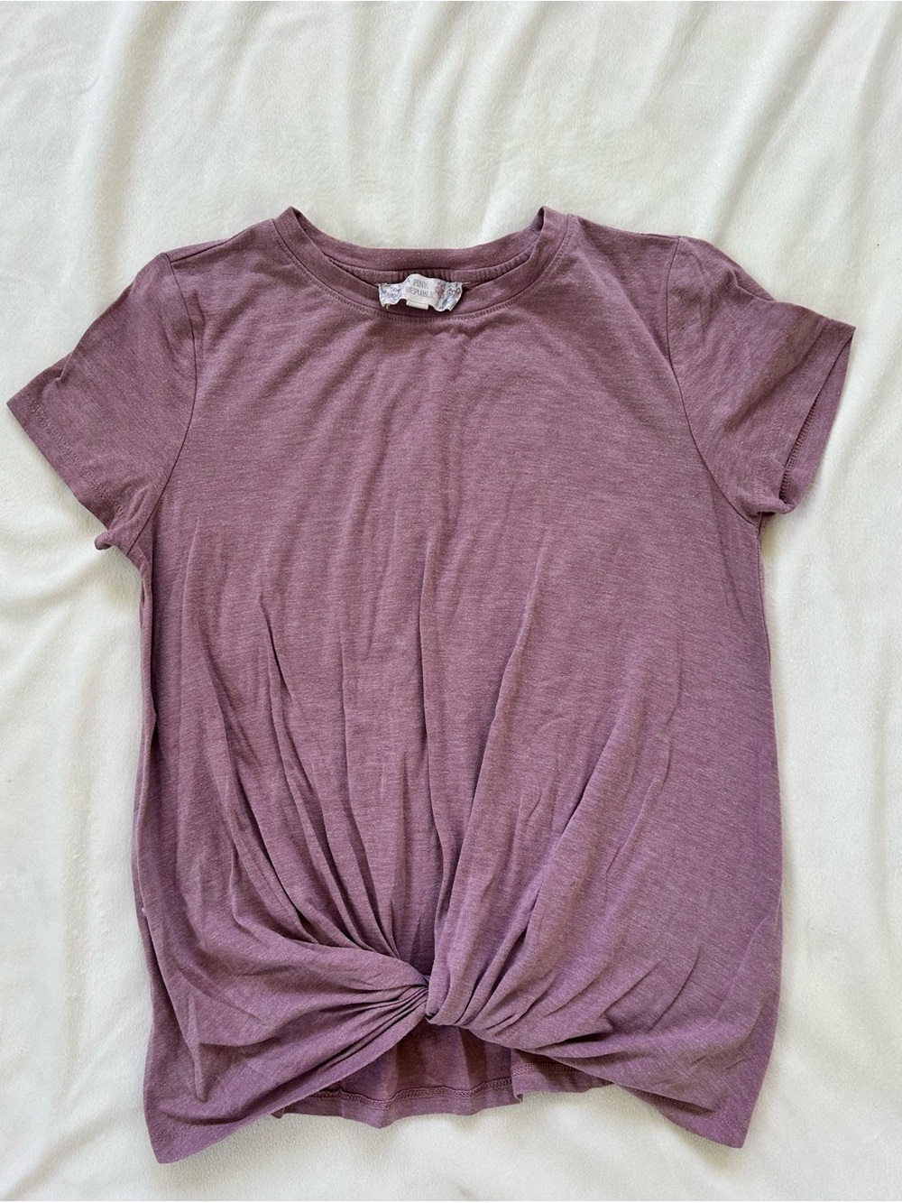 Pink Republic Juniors Twist-Front Tee in Mauve